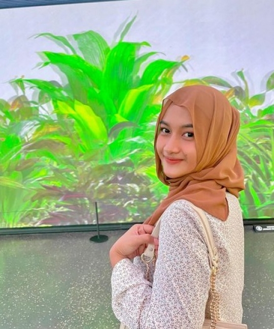 Paras Cantik Anggota TNI AL ini jadi Sorotan, Banyak yang Mau Menyelam ke Hatinya