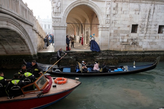 Potret Langka Kanal-Kanal di Venesia Surut, Ini Penyebabnya