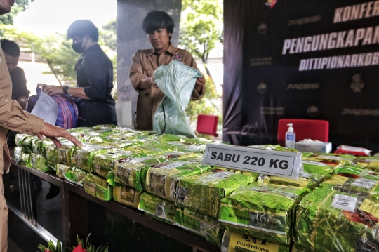 Ungkap Jaringan Narkotika Internasional, Bareskrim Amankan Sabu 220 Kg