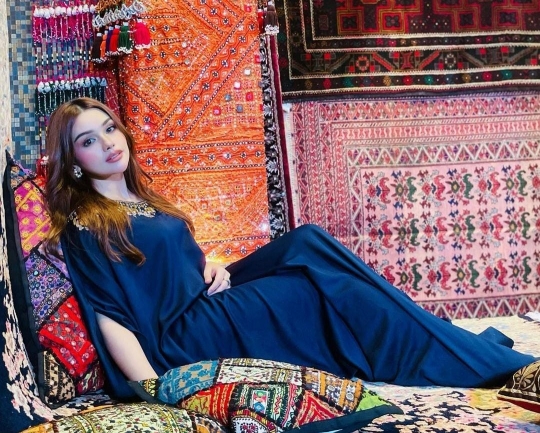 9 Potret Nurah Syahfirah Ibu Sambung Teuku Rassya, Kecantikannya Bak Boneka Barbie