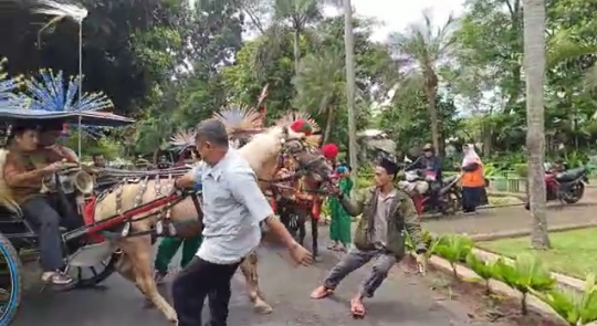 Andong Ditumpangi Anies Baswedan Kudanya Sempat Mogok, Tak Mau Maju