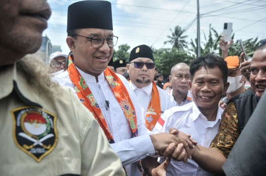 Antusiasme Pendukung Sambut Pawai Anies Baswedan Naik Delman Tiba di Kantor DPP PKS