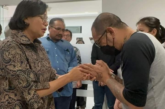 Foto Sri Mulyani Jenguk David Korban Penganiayaan Anak Pejabat Pajak