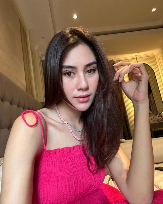 Penampilan Baru Syahnaz Adik Raffi Jadi Sorotan, Bagian Wajah Ada yang Berubah?