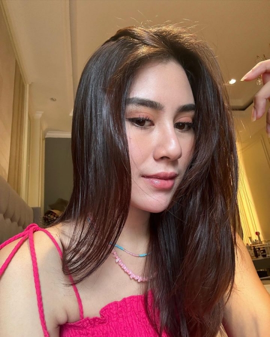 Penampilan Baru Syahnaz Adik Raffi Jadi Sorotan, Bagian Wajah Ada yang Berubah?