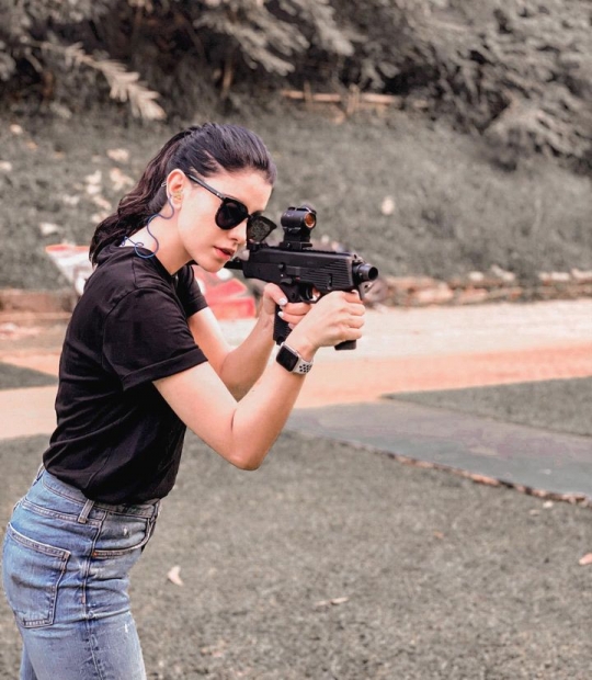 Potret Medina Dina Disebut Pacar Gading Marten, Sosoknya Cantik Tak Bosan Dipandang