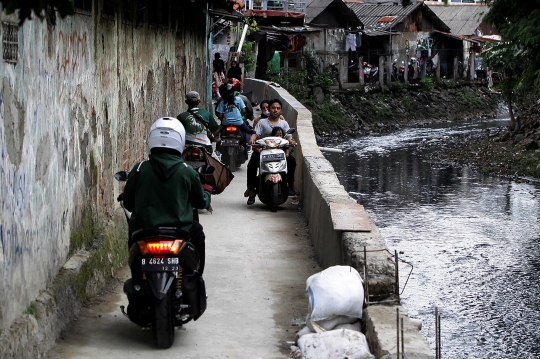 Jalur Alternatif Jadi Pilihan Pengguna Motor Terhindar dari Kemacetan Ibu Kota