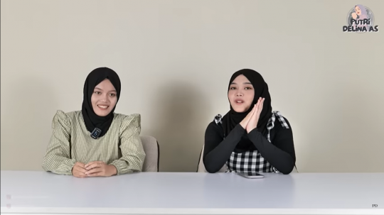 Mirip Banget! 10 Momen Putri Delina Bertemu Kembaran, Netizen 'Gak Bisa Bedain'