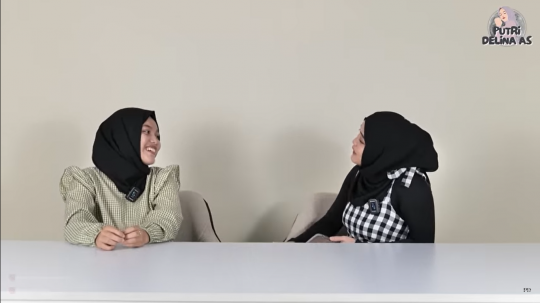 Mirip Banget! 10 Momen Putri Delina Bertemu Kembaran, Netizen 'Gak Bisa Bedain'