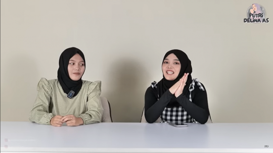 Mirip Banget! 10 Momen Putri Delina Bertemu Kembaran, Netizen 'Gak Bisa Bedain'