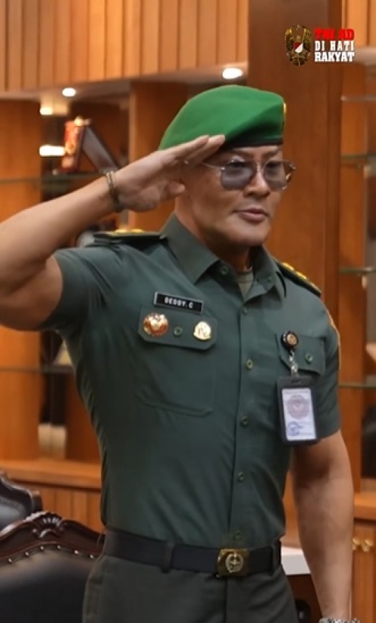 Berbaret Hijau, Letkol Tituler Deddy Corbuzier Gagah Menghadap Kasad TNI Dudung