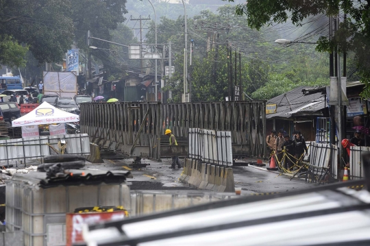 Jembatan Cikereteg Longsor, Jalan Nasional Bogor-Sukabumi Terputus