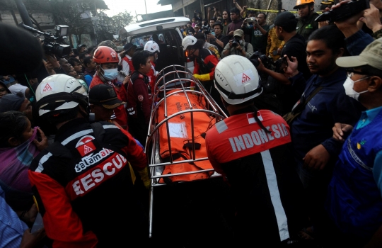 Evakuasi Korban Kebakaran Depo Pertamina Plumpang, Basanas Masih Temukan Jenazah