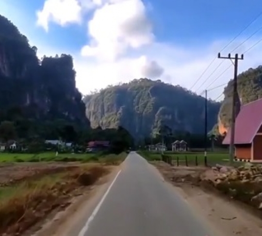 Potret Menakjubkan Pemandangan di Lembah Harau Sumatera, Indah Mirip Seperti Lukisan