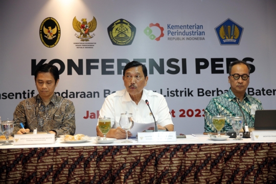 Menko Luhut Siap Kucurkan Subsidi Kendaraan Listrik 20 Maret