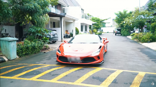 Haji Muhidin Pemain Tukang Bubur Naik Haji Naik Ferrari Raffi Ahmad, Girang Banget