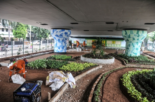 Menyulap Kolong Flyover Jadi Taman Bermain