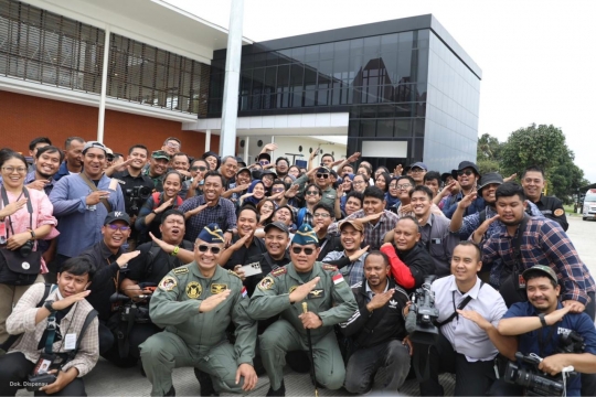 Gagahnya Prabowo Berseragam Pilot & Ikut Terbang Bareng Kasau di Pesawat Tempur