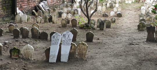 Foto-Foto Makam Mr X di Sidoarjo, Ada Nisan Pelaku Terorisme