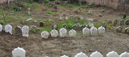 Foto-Foto Makam Mr X di Sidoarjo, Ada Nisan Pelaku Terorisme