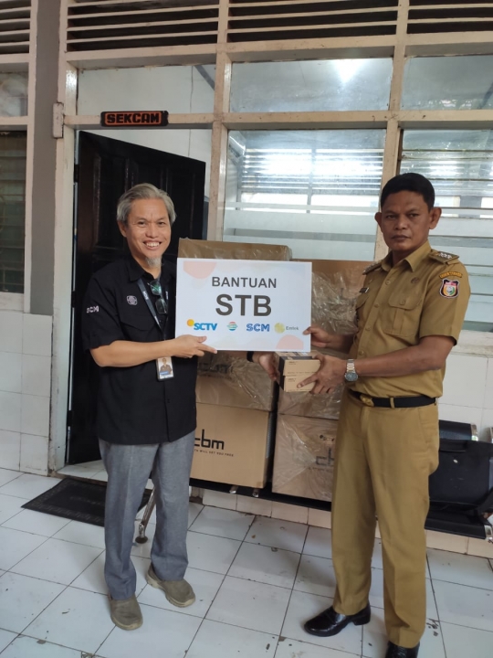 SCM EMTEK Bagikan 1.748 STB TV Digital Gratis di Medan dan Makassar