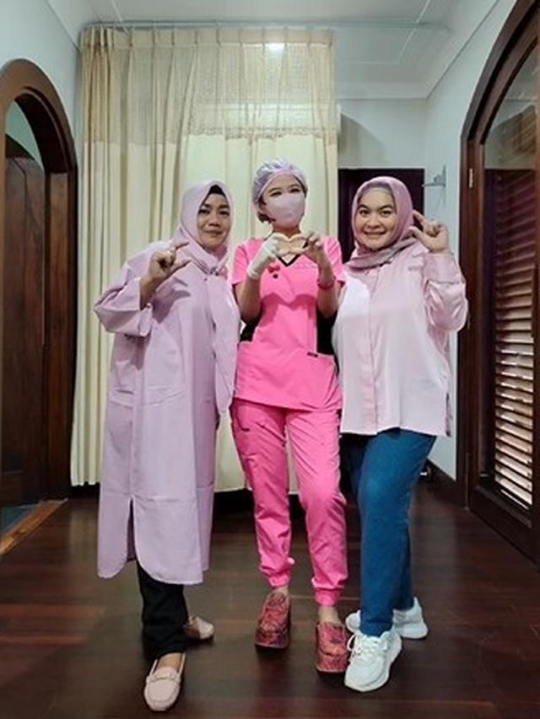 Jarang Tersorot, Intip Potret Terbaru Ulfa Dwiyanti yang Makin Cantik dengan Hijab