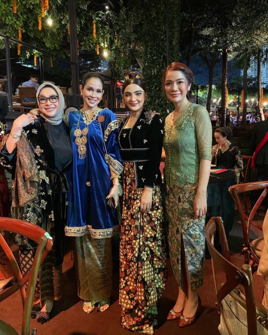 6 Potret Cantik Ashanty Pakai Kebaya, Anang Sebut Penampilan Sang Istri Bak Bidadari