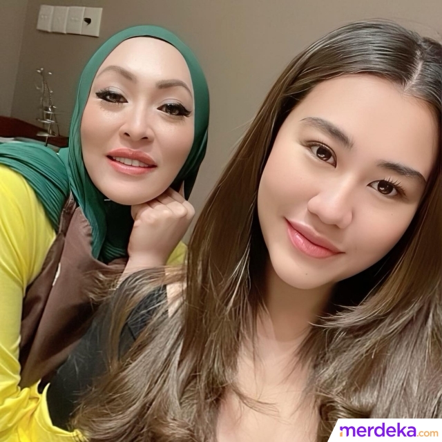 Foto Aaliyah Massaid Makin Cantik Di Usia 21 Tahun Potret Bareng Angelina Sondakh Disorot 