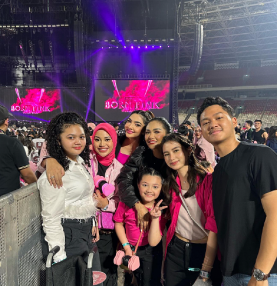 Deretan Artis Nonton Konser BLACKPINK Day 1, Gayanya Curi Perhatian