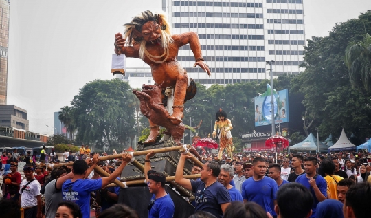 Kemeriahan Pawai Ogoh-Ogoh di Bundaran HI Menyambut Perayaan Nyepi 2023