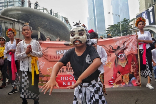 Kemeriahan Pawai Ogoh-Ogoh di Bundaran HI Menyambut Perayaan Nyepi 2023