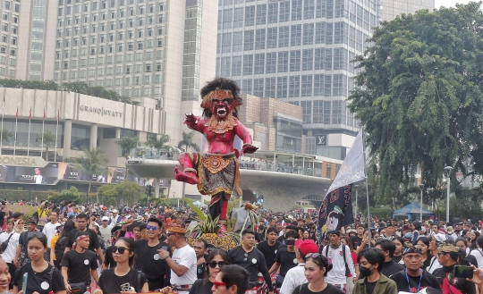 Kemeriahan Pawai Ogoh-Ogoh di Bundaran HI Menyambut Perayaan Nyepi 2023