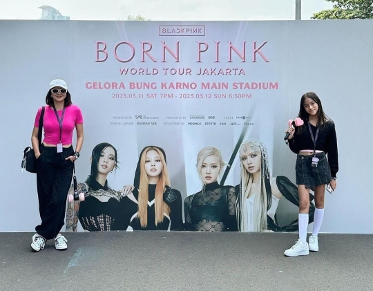 Potret Cantik Sabrina Putri Bungsu Donna Agnesia di Konser Blackpink Curi Perhatian