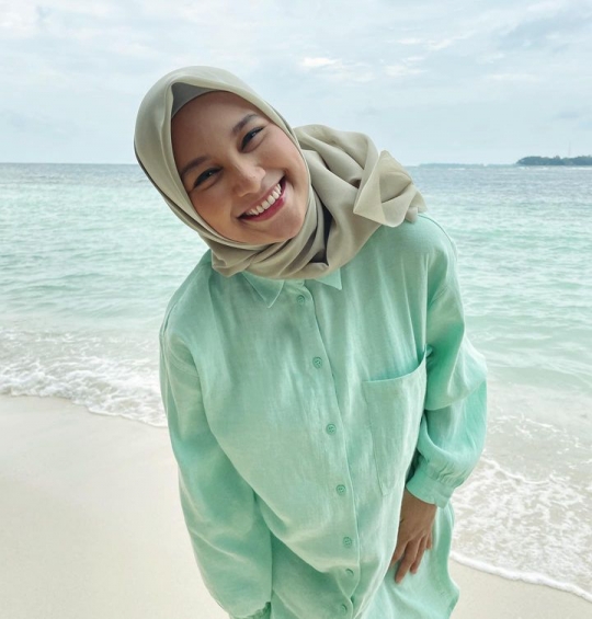 Potret Indah Permatasari Berhijab, Penampilannya Curi Perhatian 'Cantik Luar Dalam'