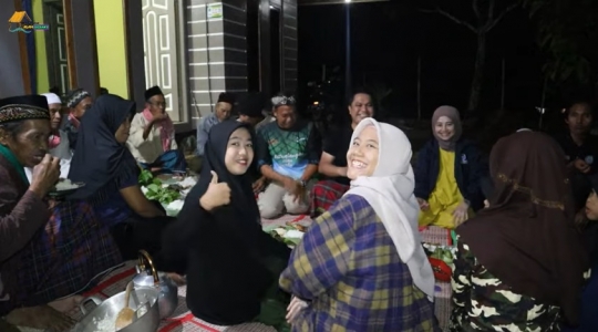 Menu Ayam Bakakak & Nasi Liwet, Ini Potret Acara Munggahan Sambut Ramadan di Kampung