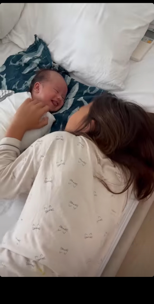 Potret Baby Kiro Anak Jennifer Bachdim Kini Berusia 1 Bulan, Senyumnya Bikin Meleleh