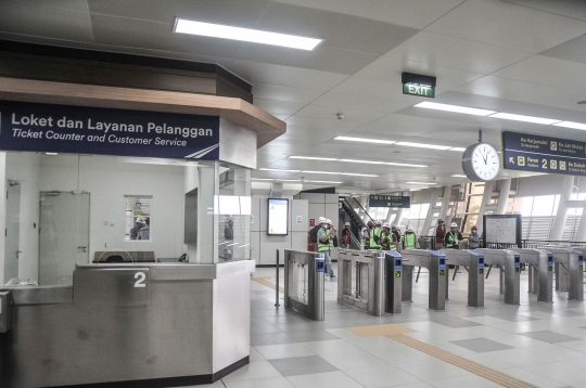 Melihat Lebih Dekat Stasiun LRT Ciliwung