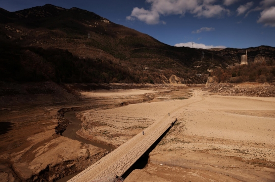 Potret Kekeringan Ekstrem Waduk Spanyol, Desa Puluhan Tahun Tenggelam Kembali Muncul