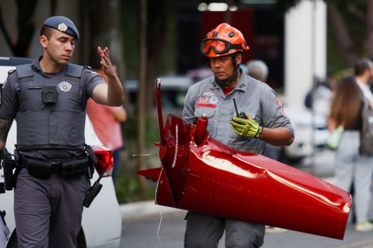 Helikopter Jatuh Tabrak Pohon Tewaskan 4 Orang di Brasil