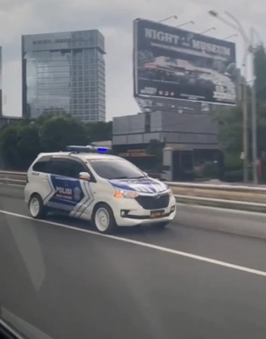 Penampakan Keren Avanza Patwal Polisi, Cuma Modif Velg jadi Ganteng Banget