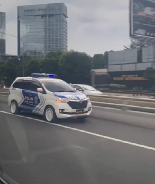 Penampakan Keren Avanza Patwal Polisi, Cuma Modif Velg jadi Ganteng Banget