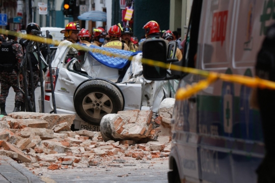 Gempa Bumi Guncang Ekuador dan Peru, Belasan Orang Tewas