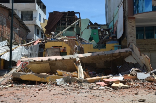 Gempa Bumi Guncang Ekuador dan Peru, Belasan Orang Tewas