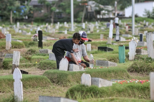 TPU Khusus Covid-19 di Rorotan Ramai Peziarah Jelang Ramadan