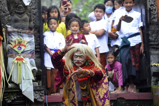 Beragam Tarian Bali Iringi Tawur Agung Kesanga di Pura Cinere