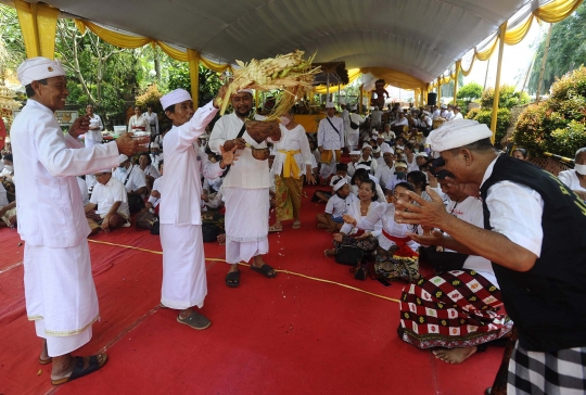 Beragam Tarian Bali Iringi Tawur Agung Kesanga di Pura Cinere