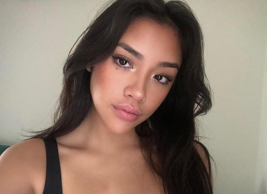 Potret Baila Fauri Pacar Devano Jadi Sorotan, Netizen 'Cantik Banget'