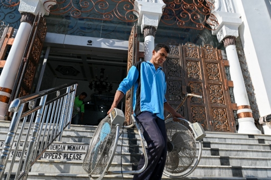 Masjid Raya Baiturrahman Bersiap Menyambut Ribuan Jemaah Salat Tarawih