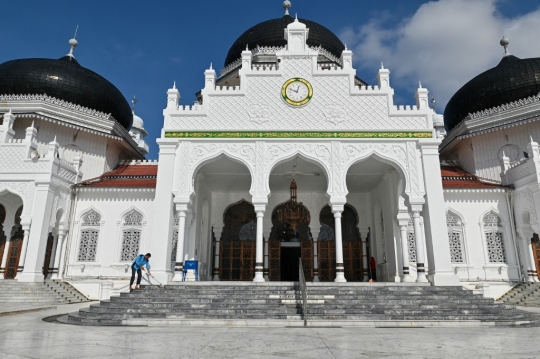 Masjid Raya Baiturrahman Bersiap Menyambut Ribuan Jemaah Salat Tarawih