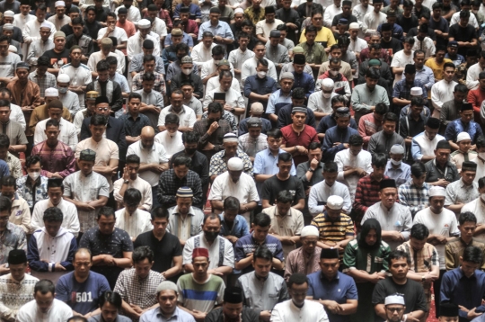 Tarawih Perdana Ramadan 1444 Hijriah, Ribuan Umat Muslim Penuhi Masjid Istiqlal